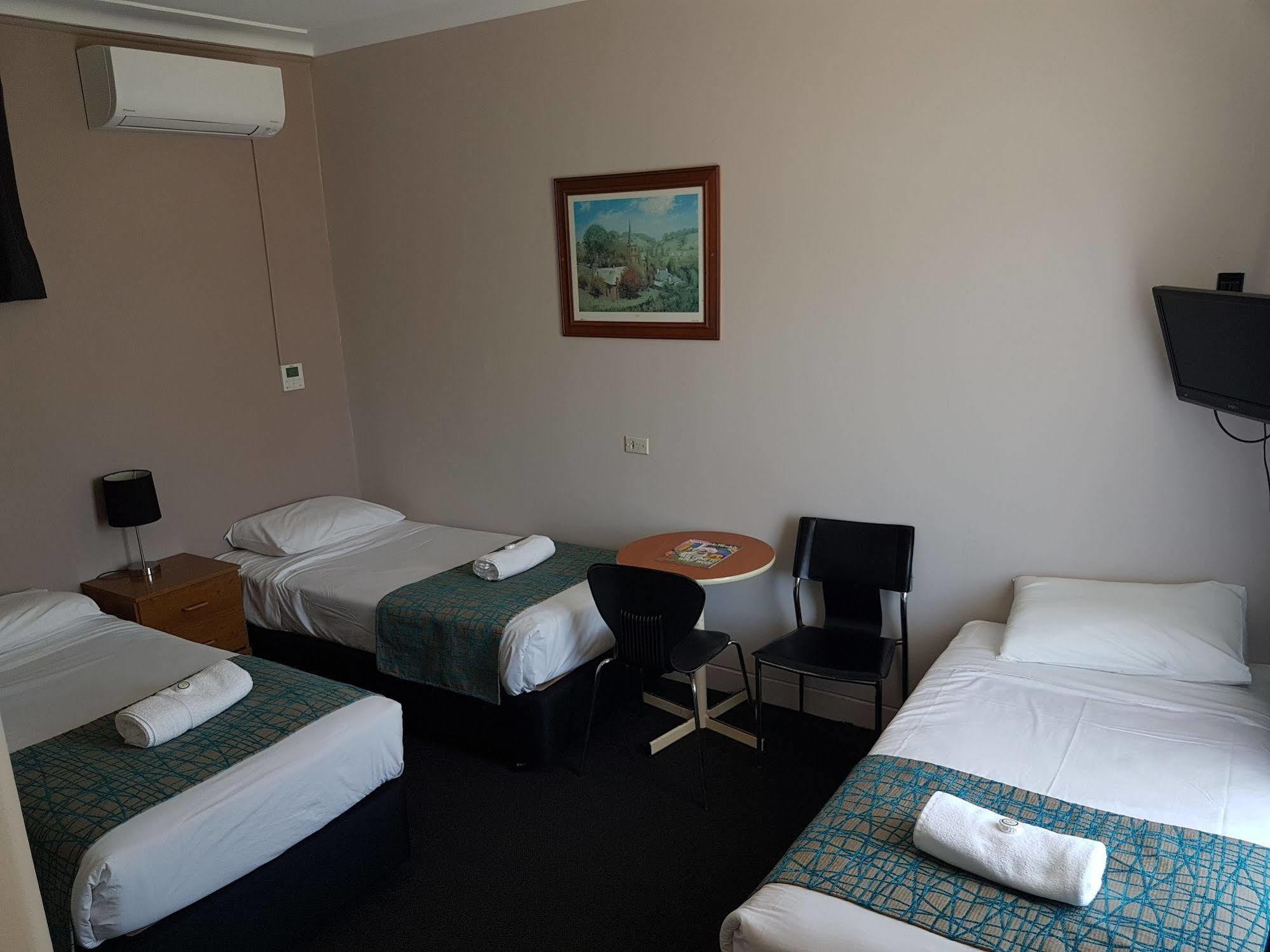 Gateshead Tavern & Motel Mount Hutton Bagian luar foto