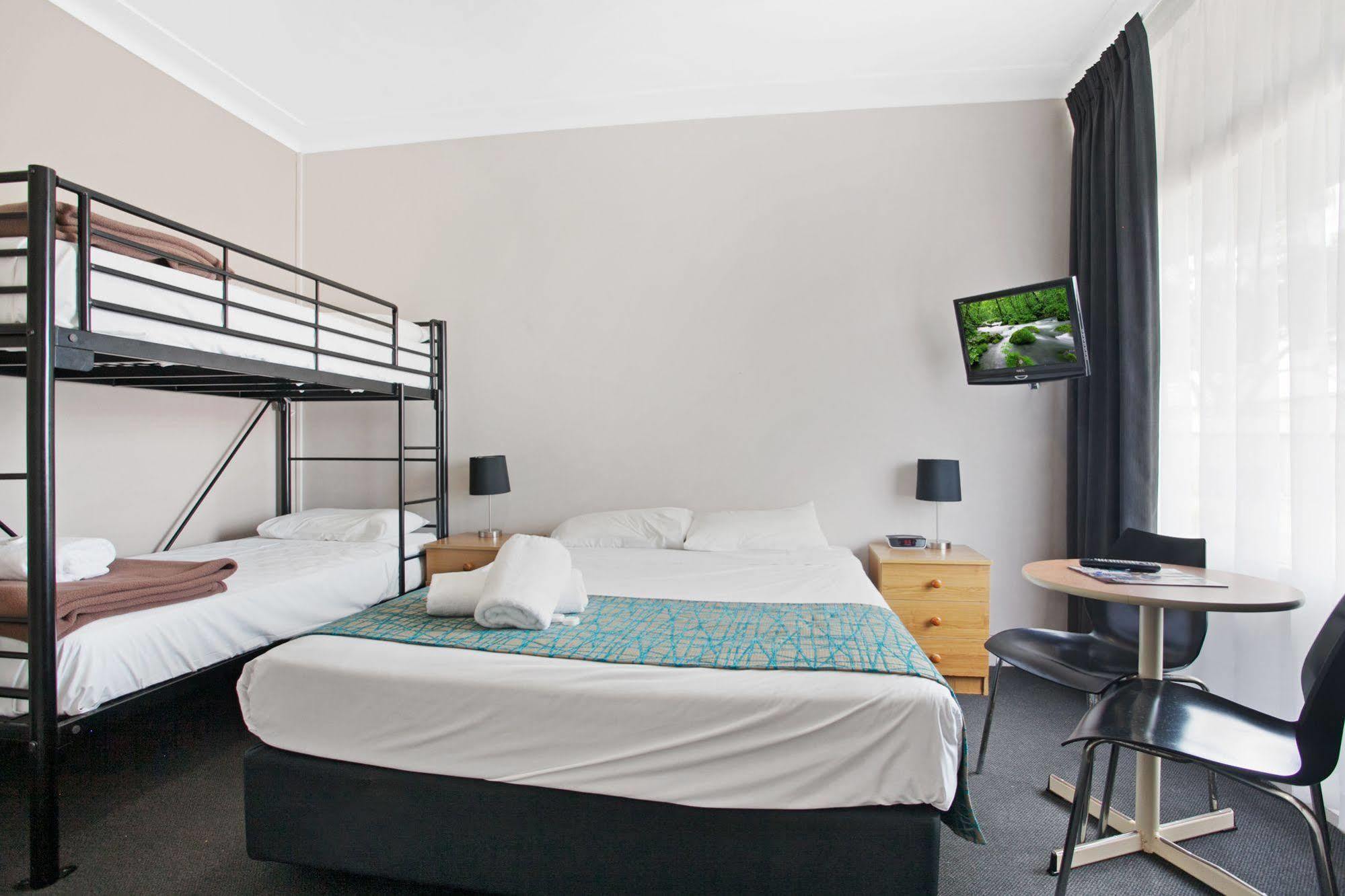 Gateshead Tavern & Motel Mount Hutton Bagian luar foto